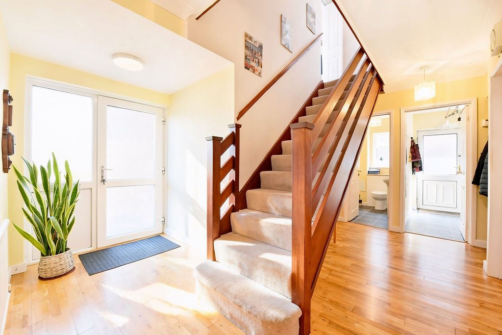 Entrance Hallway- click for photo gallery